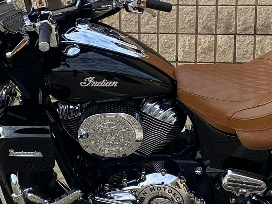 2015 Indian Motorcycle® Roadmaster™ Thunder Black