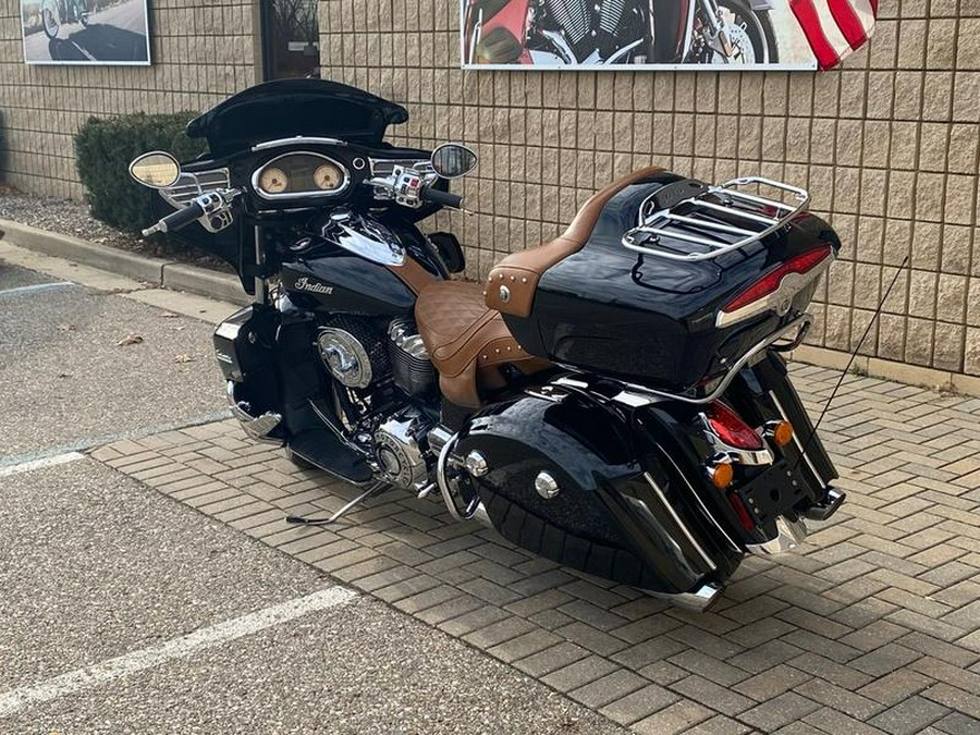 2015 Indian Motorcycle® Roadmaster™ Thunder Black