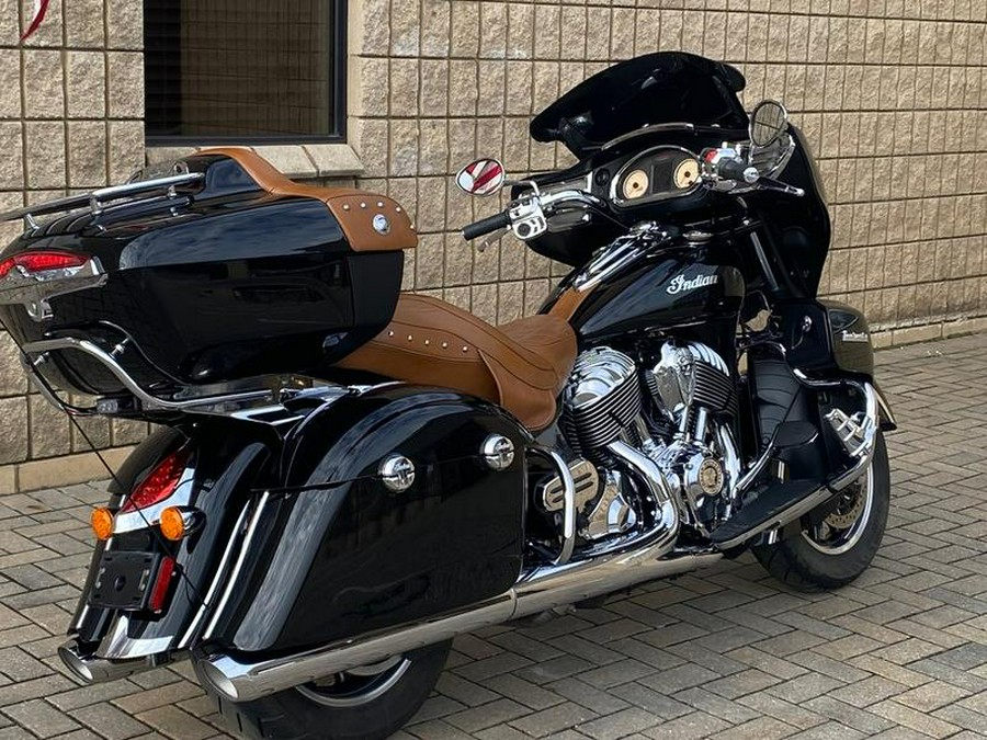 2015 Indian Motorcycle® Roadmaster™ Thunder Black