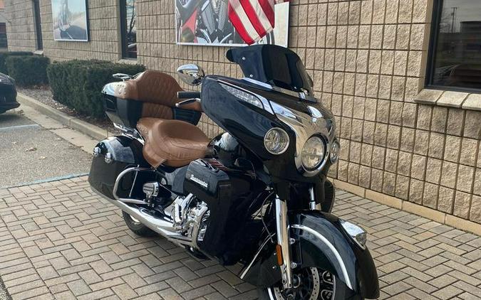 2015 Indian Motorcycle® Roadmaster™ Thunder Black