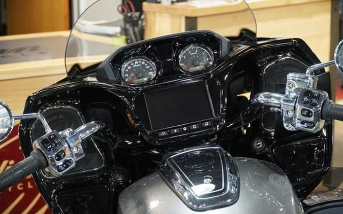 2024 Indian Pursuit Limited with PowerBand Audio Package Titanium/Black Metallic