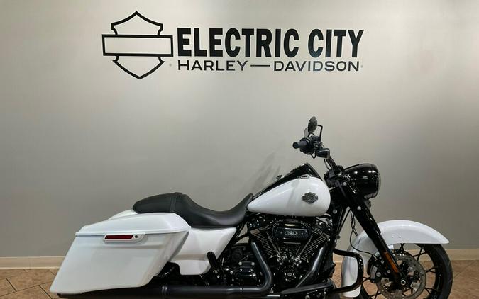 2024 Harley-Davidson Road King Special White Onyx Pearl FLHRXS