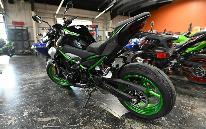 2025 Kawasaki Z900 SE ABS
