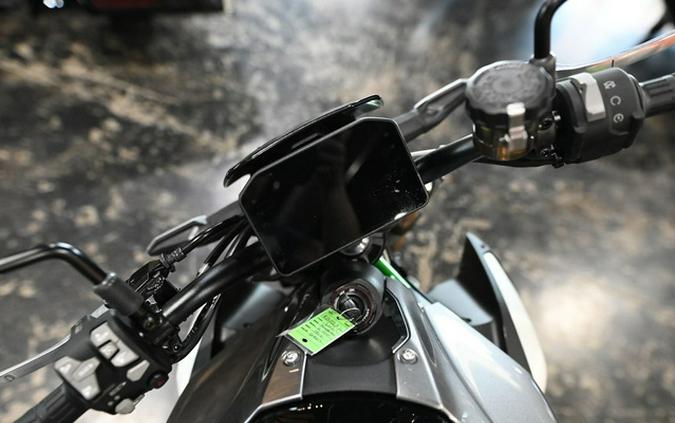 2025 Kawasaki Z900 SE ABS