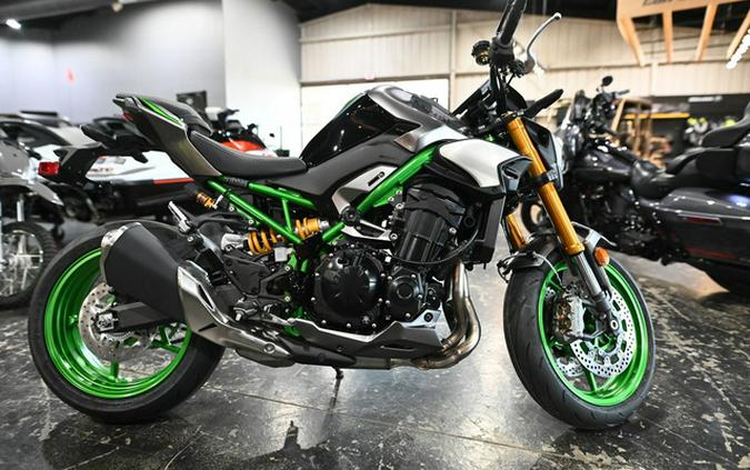 2025 Kawasaki Z900 SE ABS