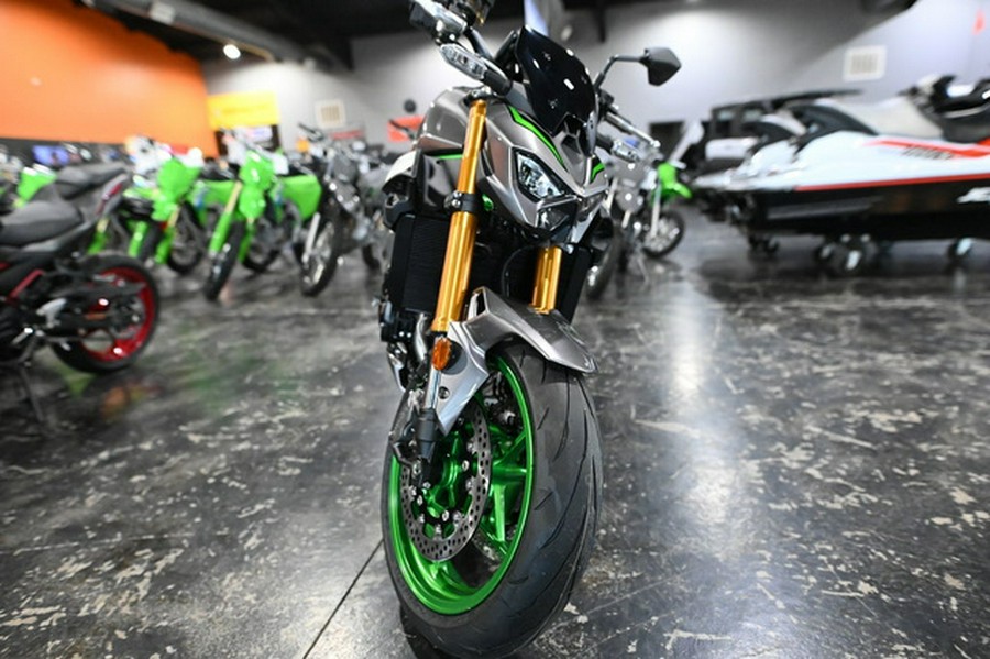 2025 Kawasaki Z900 SE ABS