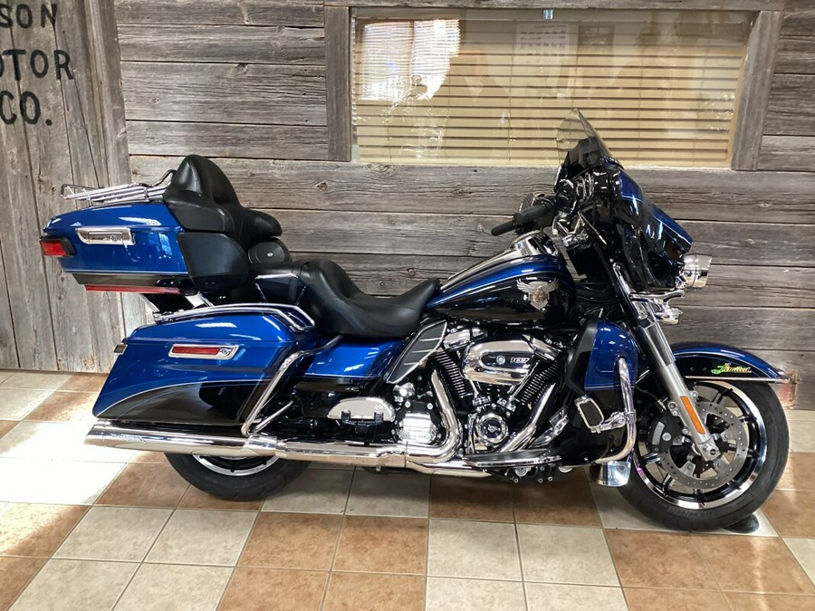 2018 Harley-Davidson® Ultra Limited Legend Blue/Vivid Black