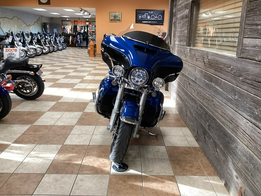 2018 Harley-Davidson® Ultra Limited Legend Blue/Vivid Black