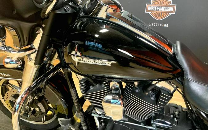 2015 Harley-Davidson® FLHTCU - Electra Glide® Ultra Classic®