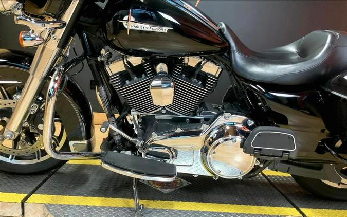 2015 Harley-Davidson® FLHTCU - Electra Glide® Ultra Classic®