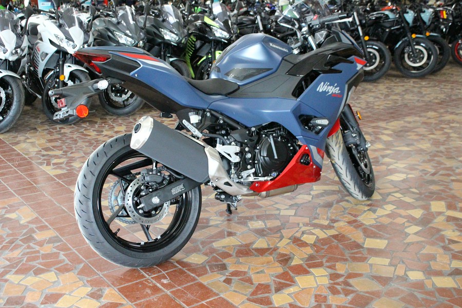2026 Kawasaki Ninja 500 SE ABS Metallic Matte Twilight Blue/Candy Persimmon Red - TDA99949
