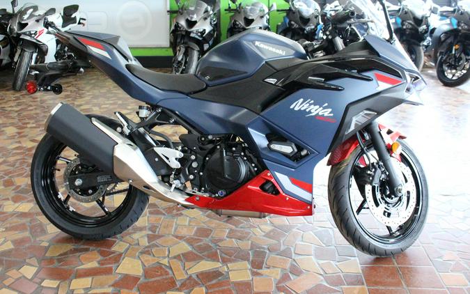 2026 Kawasaki Ninja 500 SE ABS Metallic Matte Twilight Blue/Candy Persimmon Red - TDA99949