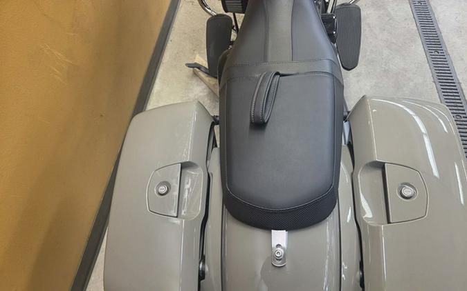 2022 Indian Springfield Dark Horse Quartz Gray