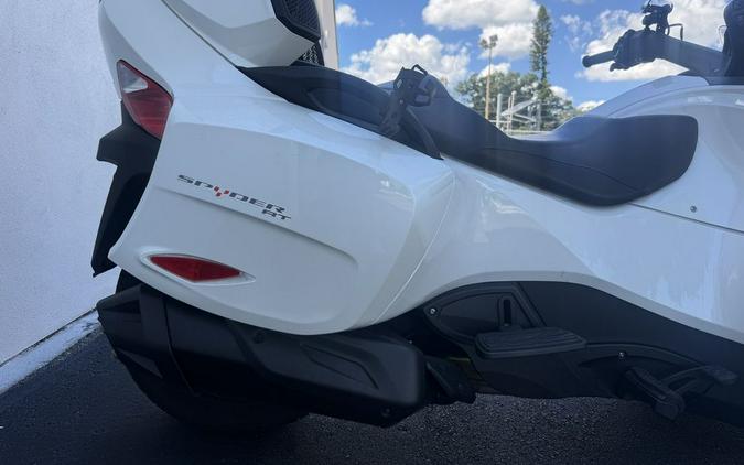 2018 Can-Am Spyder RT 6-speed semi-automatic with reverse (SE6)