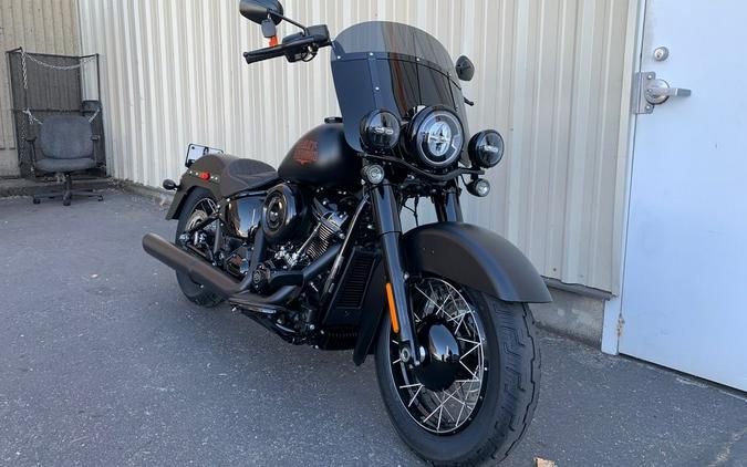 2026 Harley-Davidson® FLHD - Deadwood™