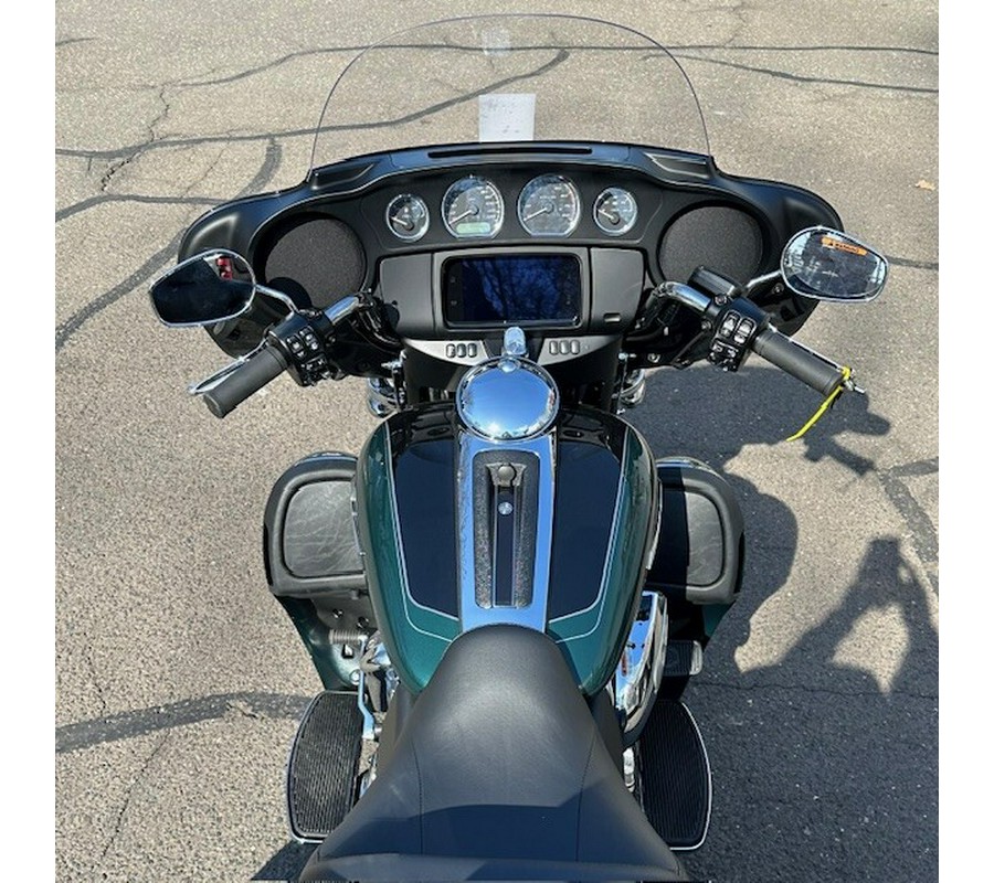 2024 FLHTCUTG Tri Glide Ultra