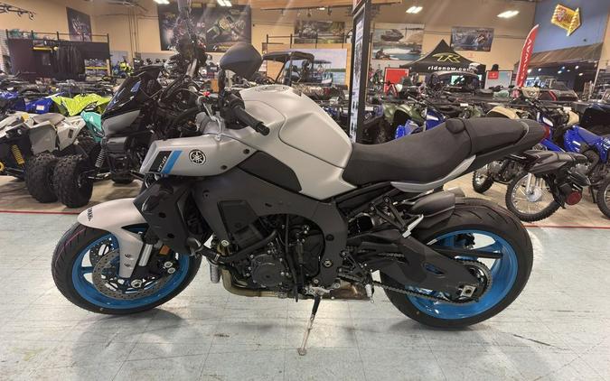 2025 Yamaha MT-10