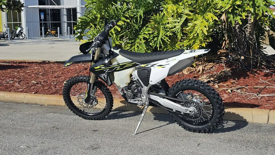 2026 Triumph TF 250-C Jet black/ Pure white 250-C