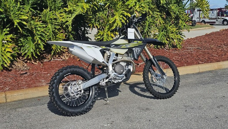 2026 Triumph TF 250-C Jet black/ Pure white 250-C