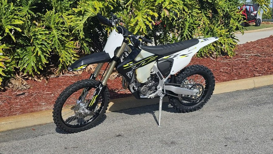 2026 Triumph TF 250-C Jet black/ Pure white 250-C