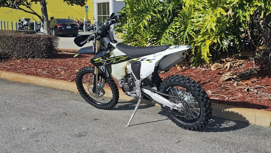 2026 Triumph TF 250-C Jet black/ Pure white 250-C