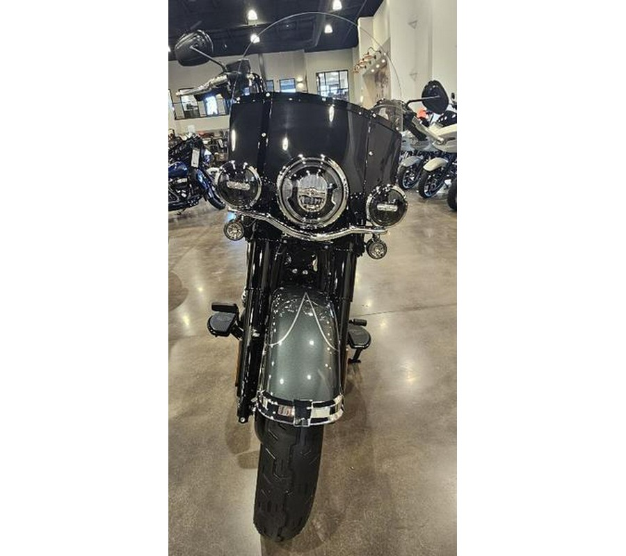 2025 Harley-Davidson® FLHC - Heritage Classic