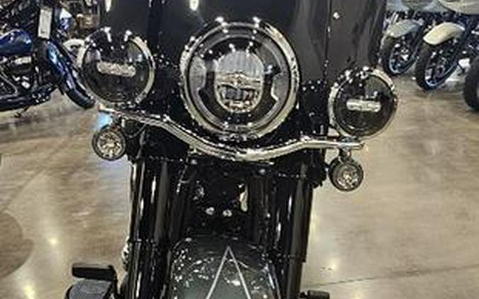 2025 Harley-Davidson® FLHC - Heritage Classic