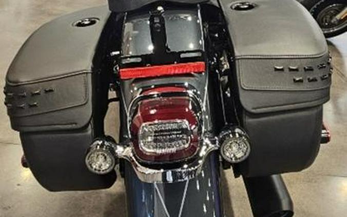 2025 Harley-Davidson® FLHC - Heritage Classic