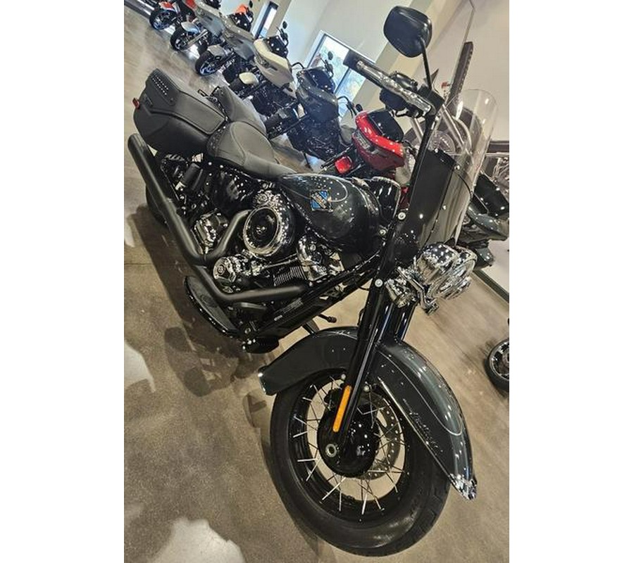 2025 Harley-Davidson® FLHC - Heritage Classic