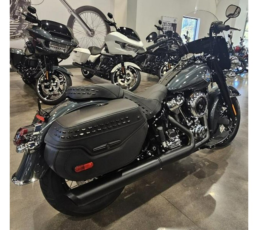 2025 Harley-Davidson® FLHC - Heritage Classic