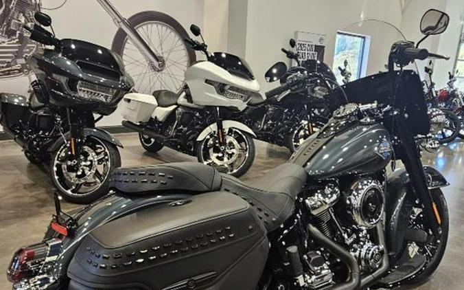 2025 Harley-Davidson® FLHC - Heritage Classic