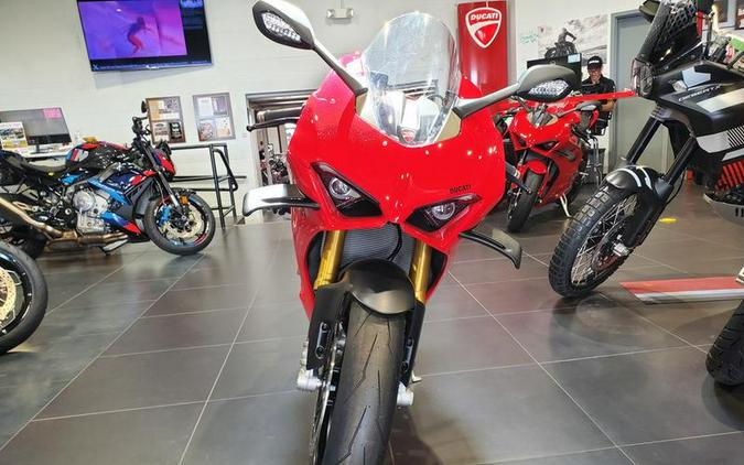 2024 Ducati Panigale V4 S Red