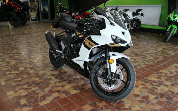 2026 Kawasaki NINJA ZX-6R ABS Pearl Robotic White/Metallic Spark Black - TA043617