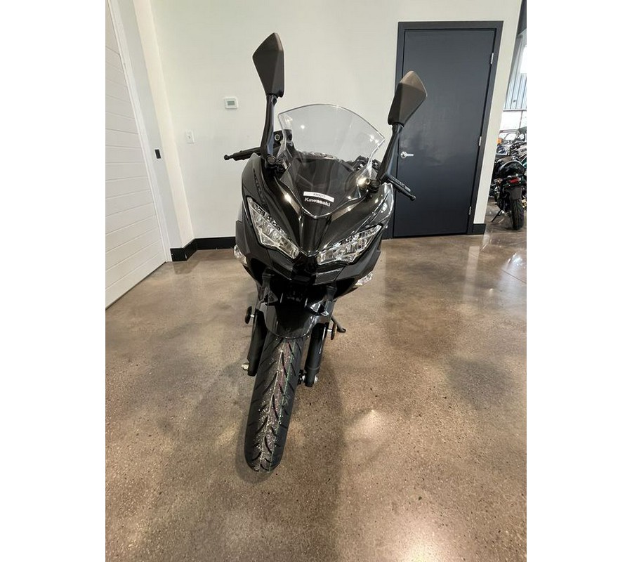 2023 Kawasaki Ninja® 400 Matrix Camo Gray/Metallic Matte Carbon Gray