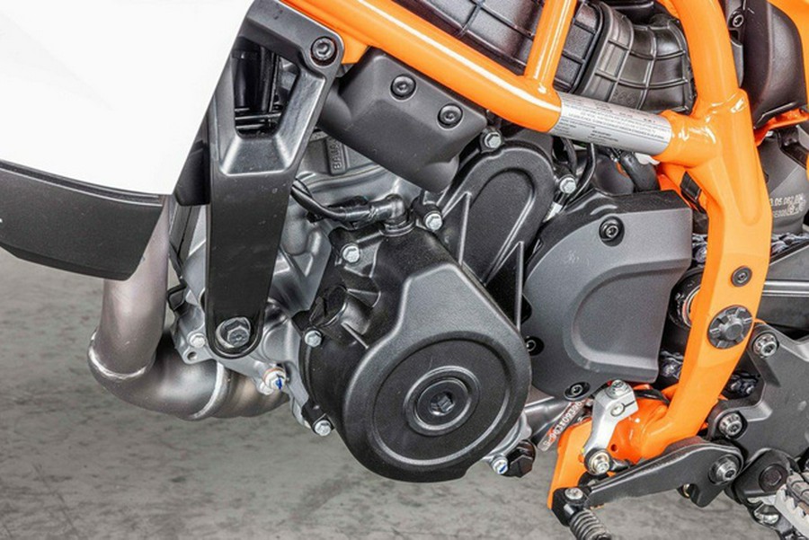 2025 KTM 390 SMC R