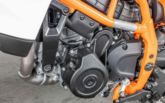 2025 KTM 390 SMC R