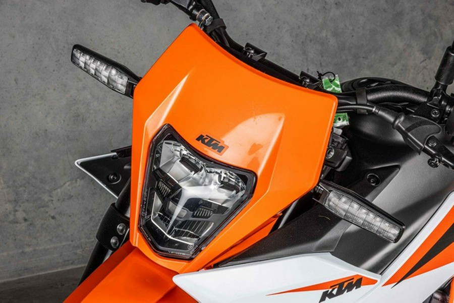 2025 KTM 390 SMC R