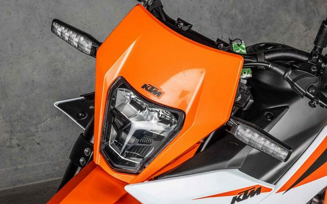 2025 KTM 390 SMC R