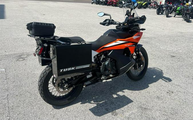 2023 KTM Adventure 890