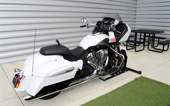 2024 Indian Motorcycle Challenger® Limited with PowerBand Audio Package