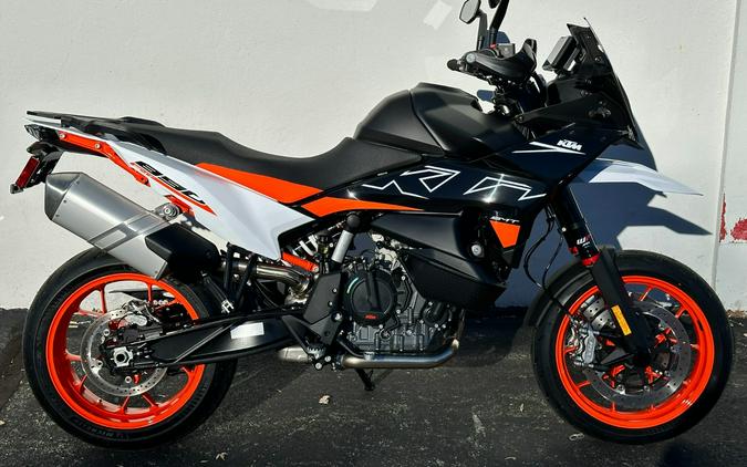 2024 KTM 890 SMT