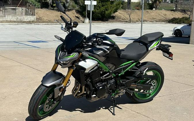 2025 Kawasaki Z900 SE ABS