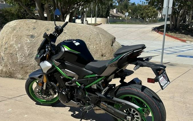 2025 Kawasaki Z900 SE ABS
