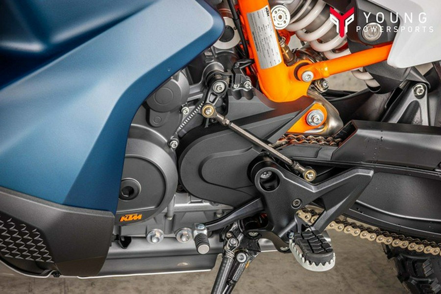 2025 KTM Adventure 890 R