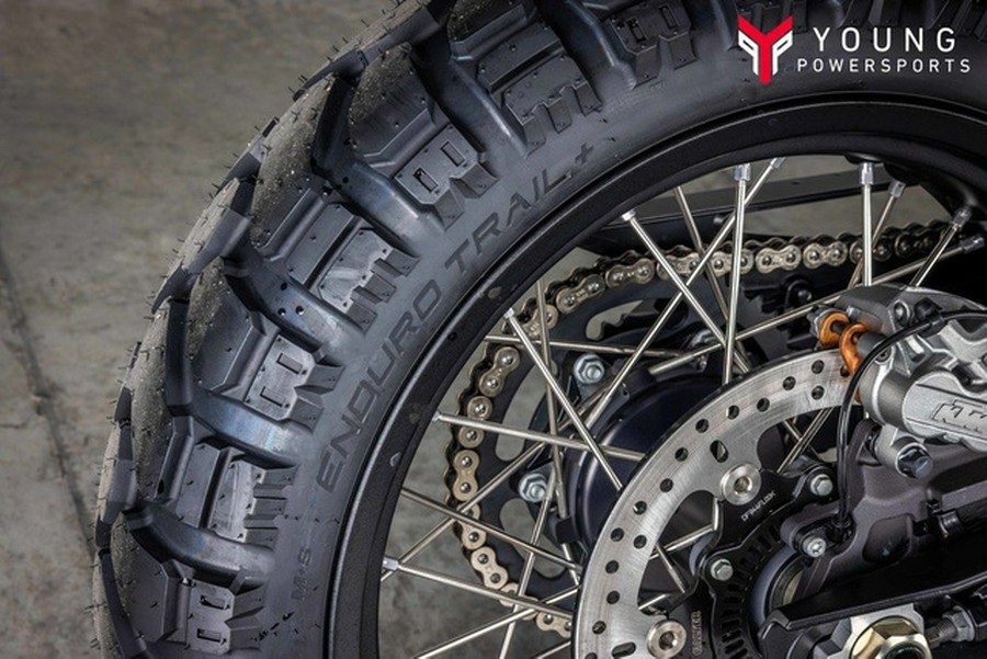 2025 KTM Adventure 890 R