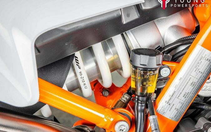 2025 KTM Adventure 890 R