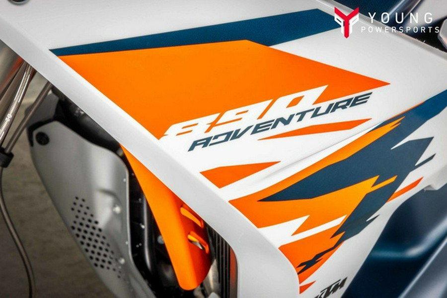 2025 KTM Adventure 890 R