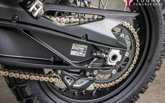 2025 KTM Adventure 890 R