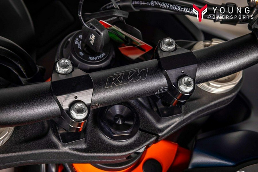 2025 KTM Adventure 890 R