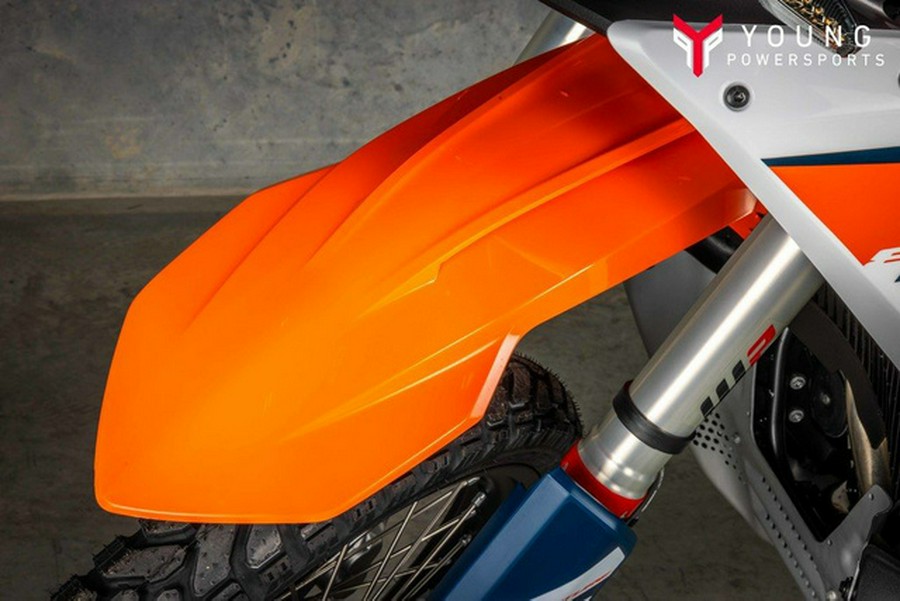 2025 KTM Adventure 890 R